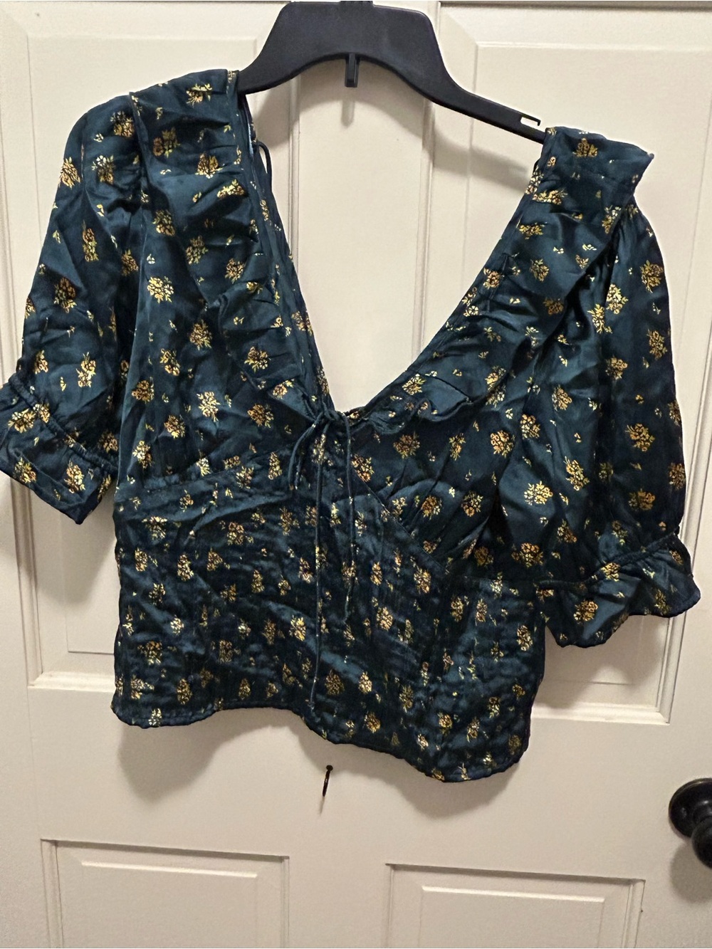 Free People Teal Floral Ruffled V-Neck Blouse size L Perfect for Fall